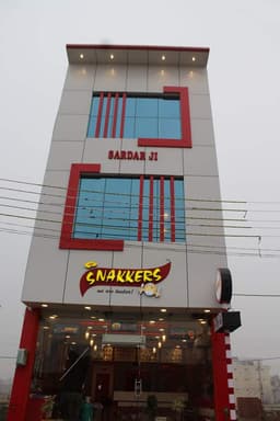 Quick Bites Near Me β Ludhiana Tibba Road | Snakkers Outlet